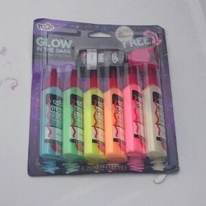 Tulip Glow in the Dark Fabric Paint Set - Multicolor